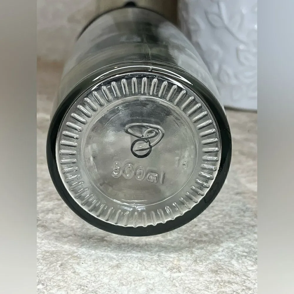 DWËLLZA KITCHEN Olive Oil Dispenser 17 OZ Measuring Pump Drip-Free
